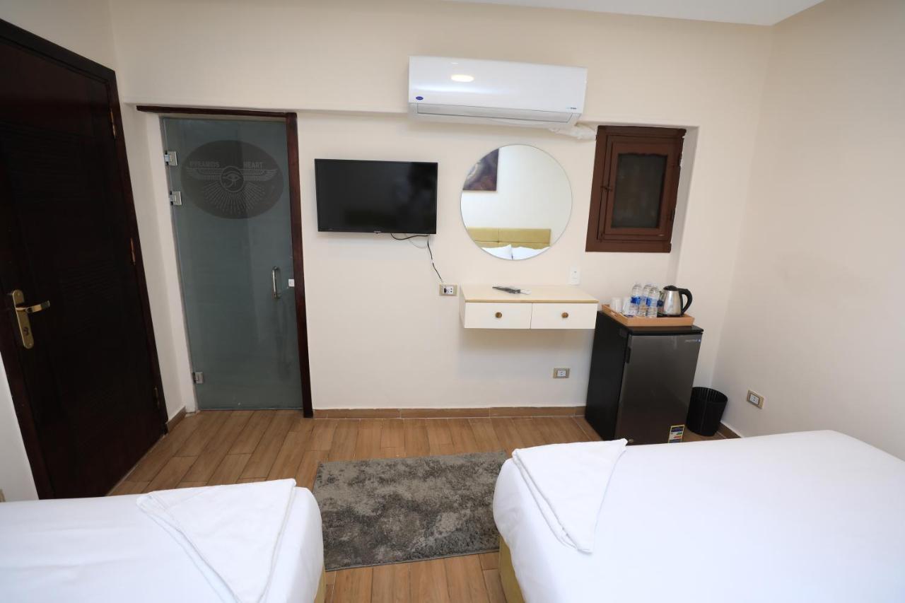 Pyramids Heart Hotel Kafrat al Jabal Exterior photo