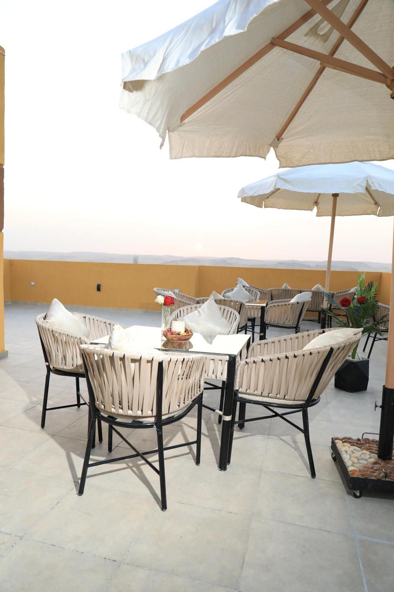 Pyramids Heart Hotel Kafrat al Jabal Exterior photo